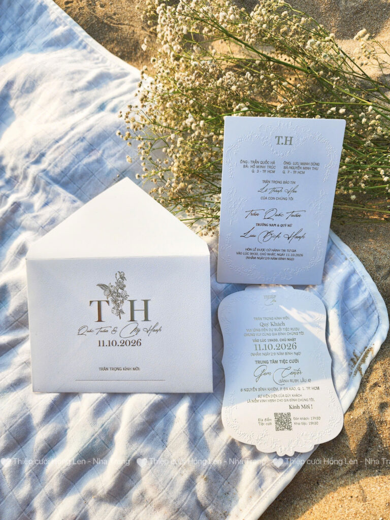 Thiệp cưới HL12
